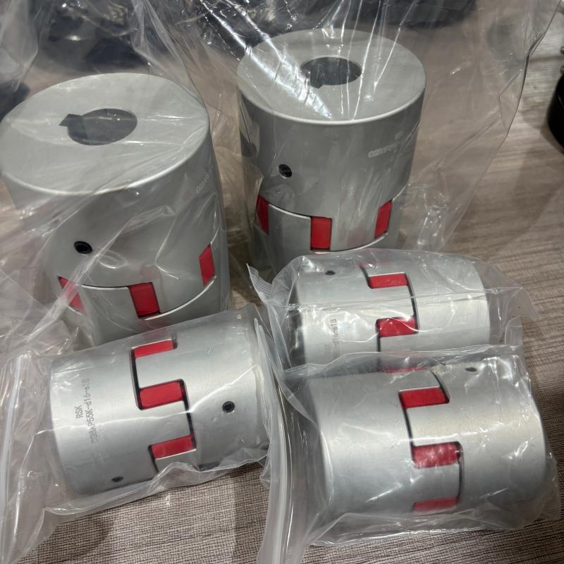 Backenwellenkupplung aus Aluminiumlegierung, PU-Spinneneinsatz, Schraubensatztyp mit Passfedernut, speziell für Roboter